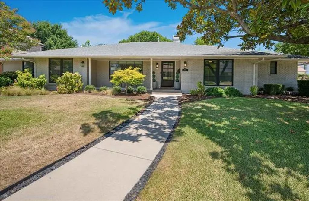 5939 Melshire Drive, Dallas