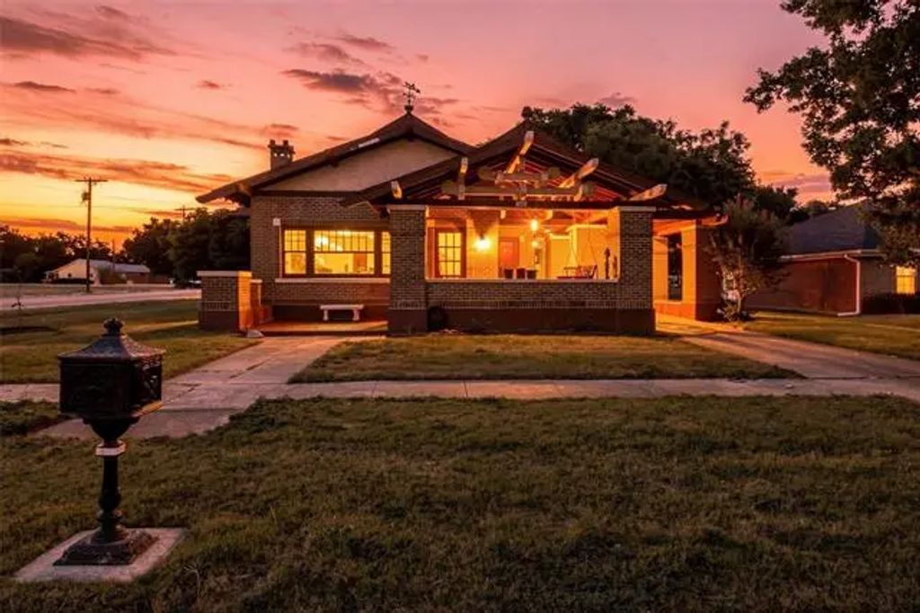 701 Pecan Street, Honey Grove