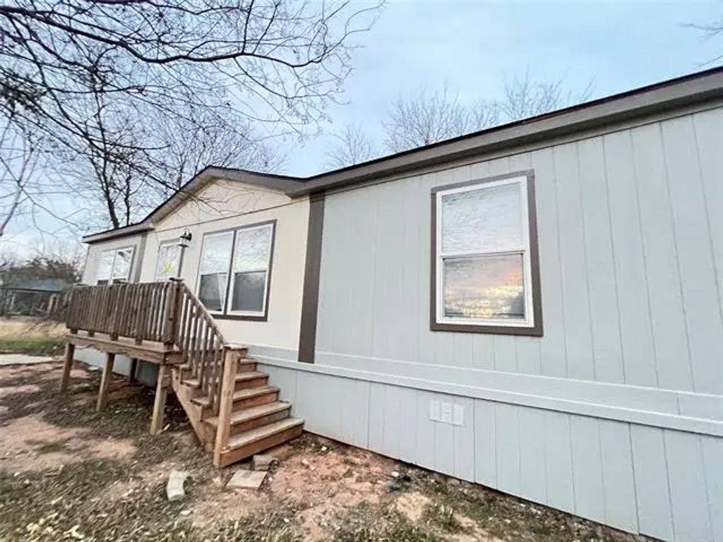 197 E Sweden Street, Walnut Springs