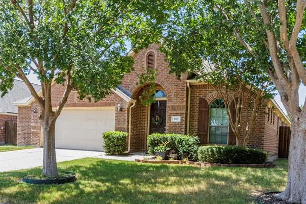205 Wolf Drive, Forney