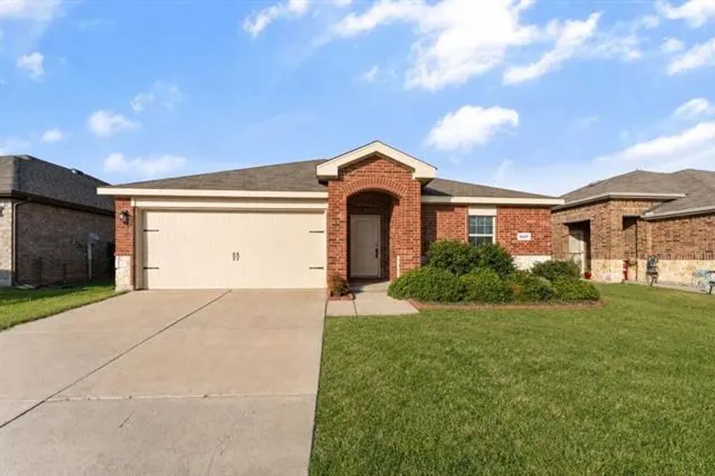 2427 Karnack Drive, Forney