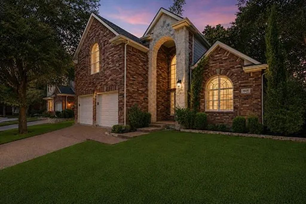 9028 Clearhurst Drive, Dallas