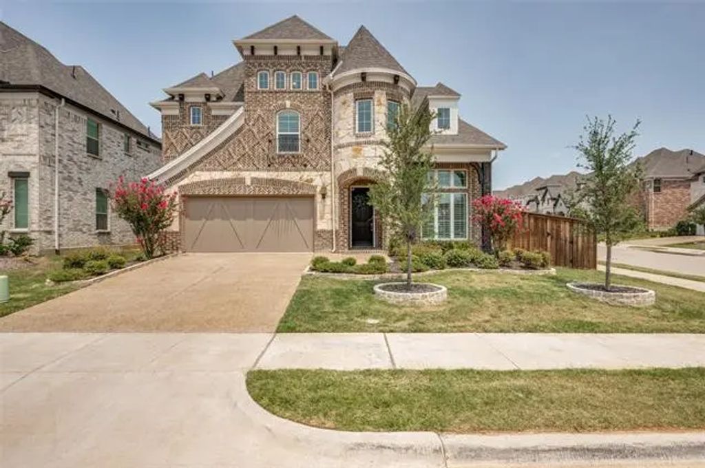 1935 Stamp Road, Irving