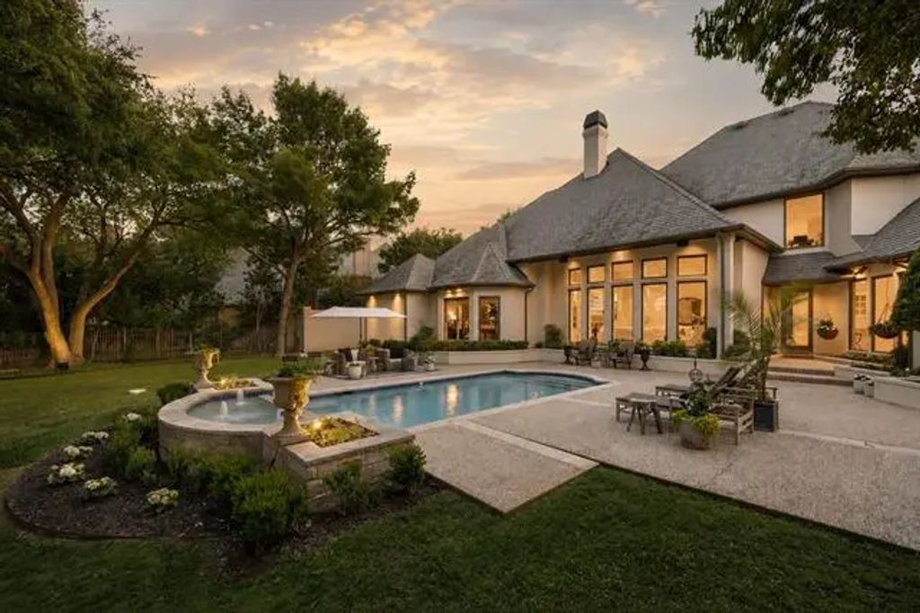 2 Manzano Circle, Dallas