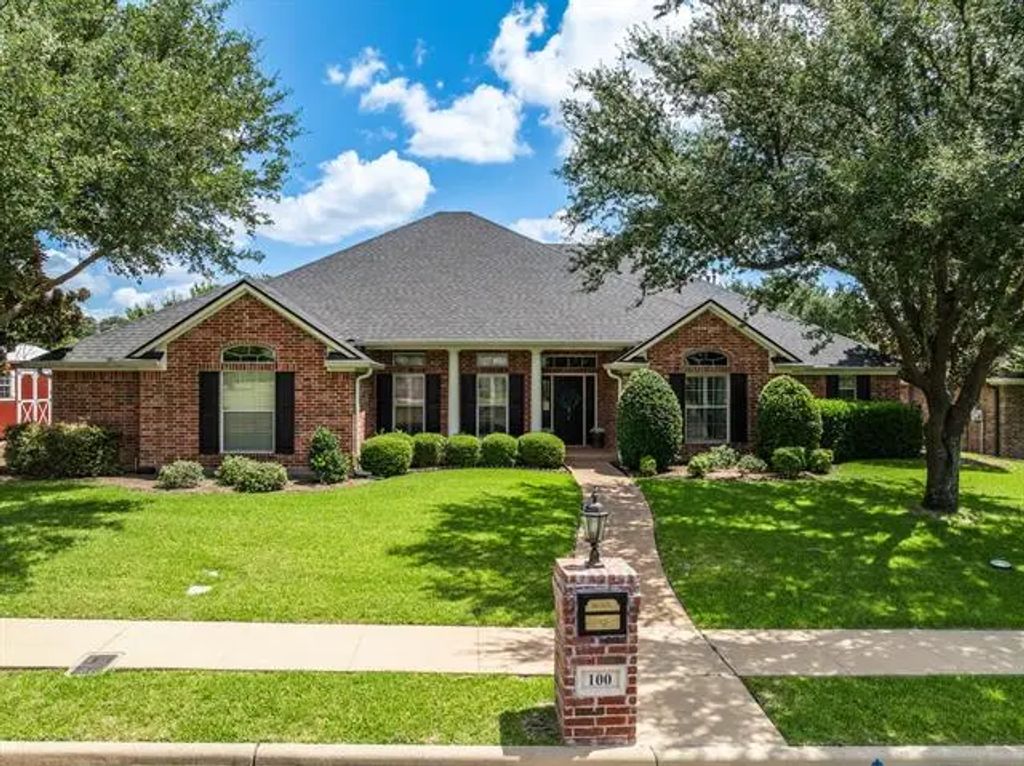100 Painted Horse Trail, Waco