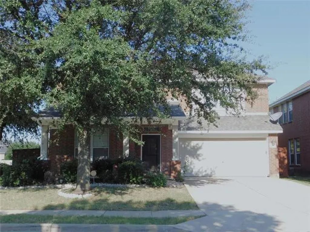 316 Hummingbird Drive, Little Elm
