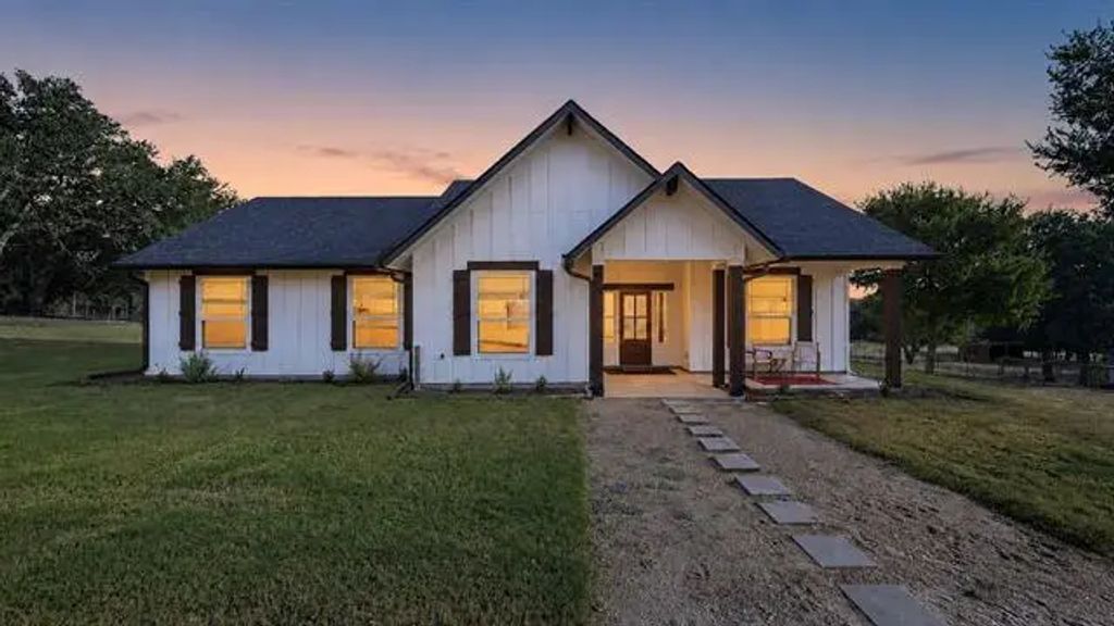2155 County Road 197, Jonesboro