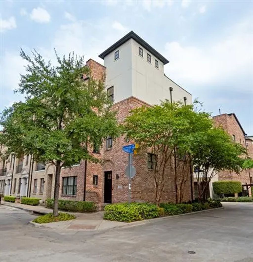 2110 Helsminster Drive, Dallas