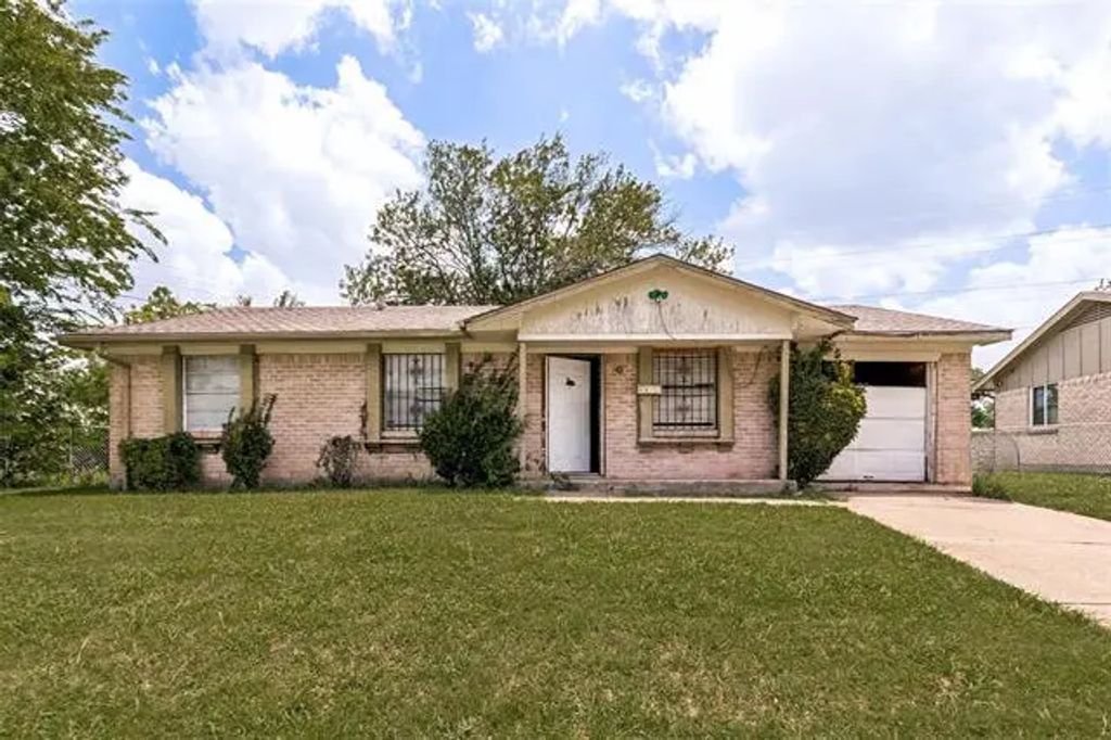 6419 Gentle River Drive, Dallas