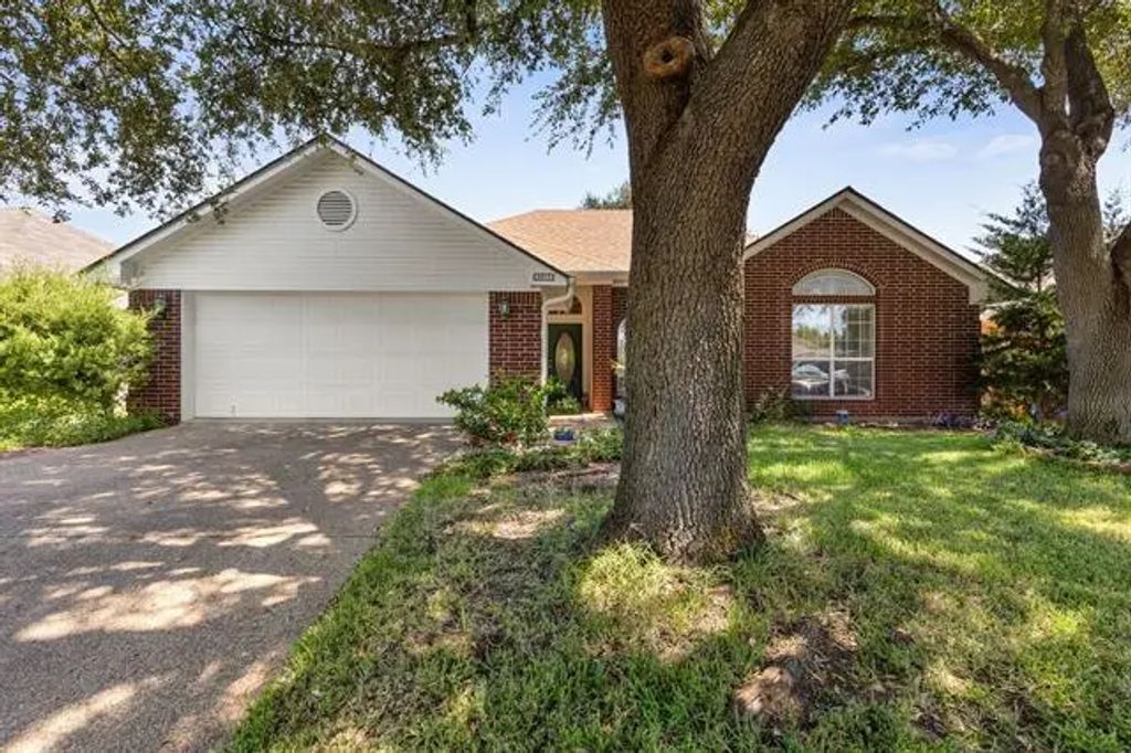 2800 Comanche Trail, Waco