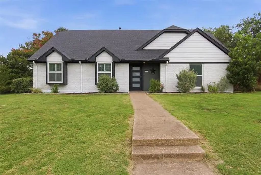 1705 Hatherly Drive, Plano