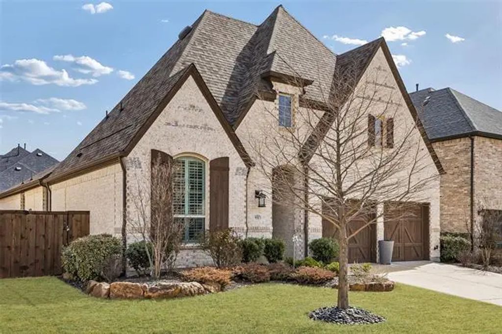 950 Gentle Knoll Lane, Prosper