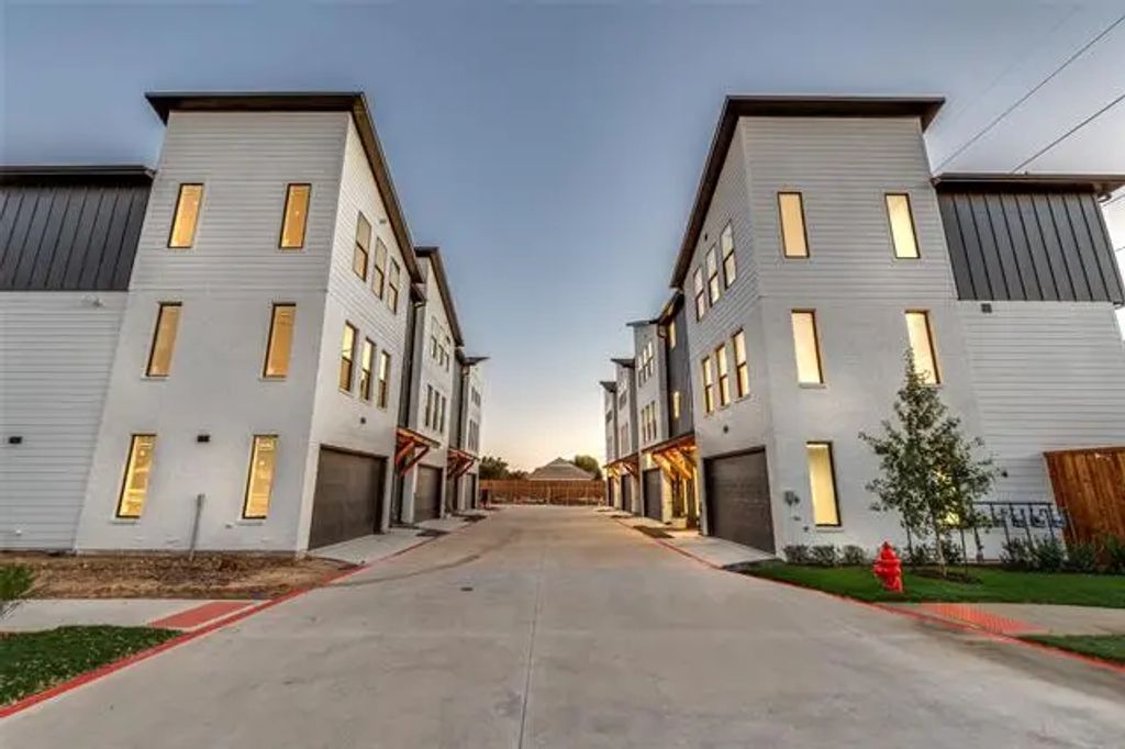 3940 Spring Valley Road 6, Farmers Branch