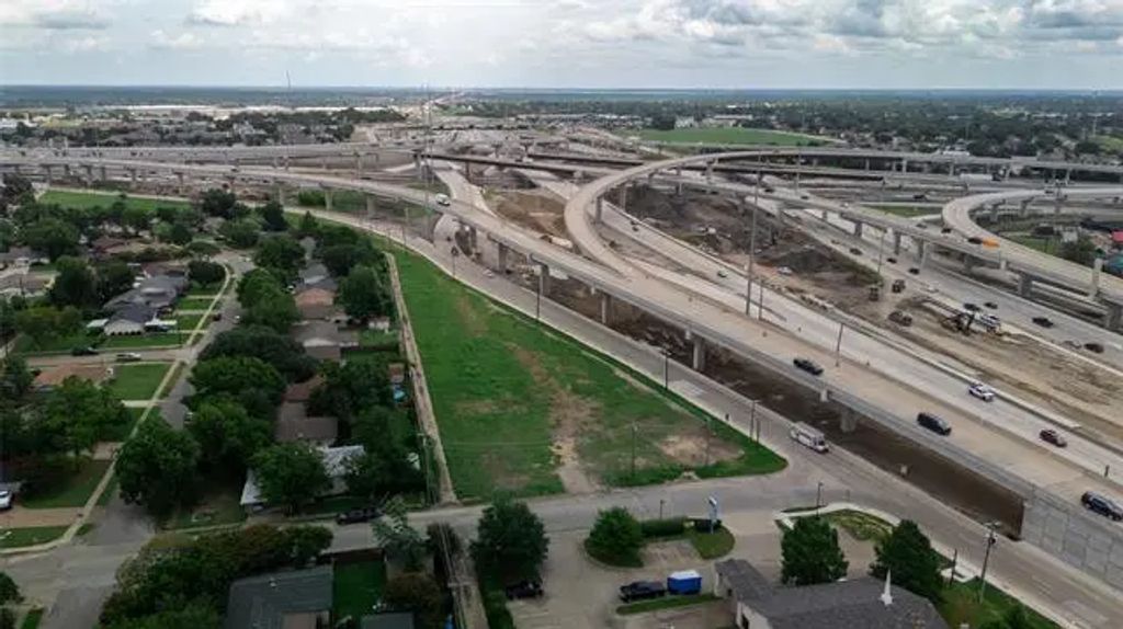 2390 Interstate 30, Mesquite