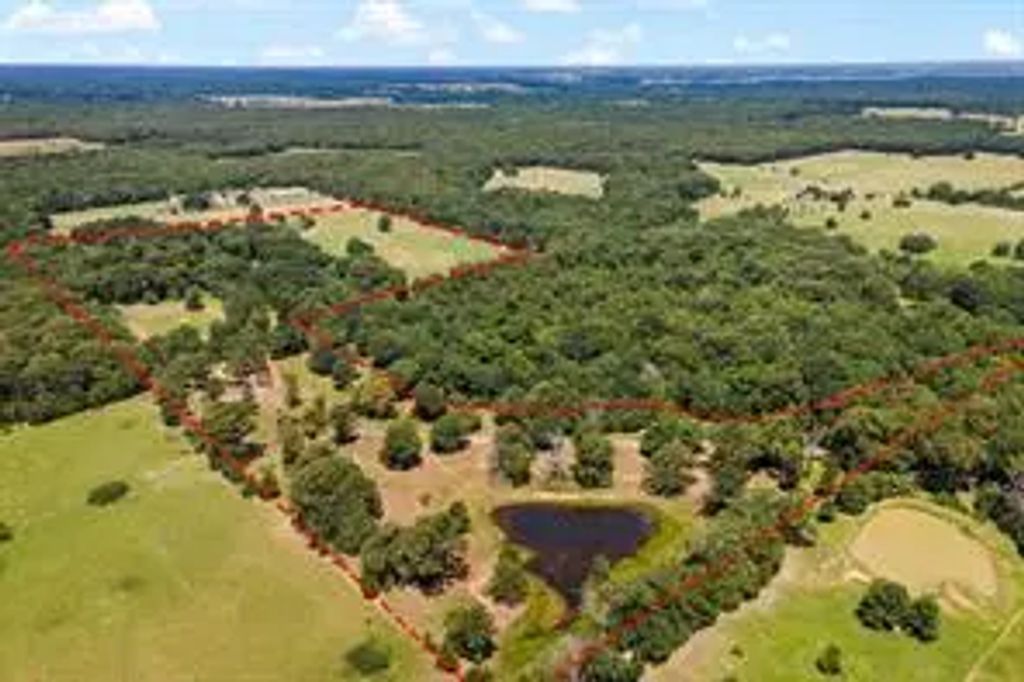 2411 County Road 2411, Honey Grove