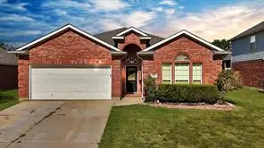 900 Pebblecreek Drive, Burleson