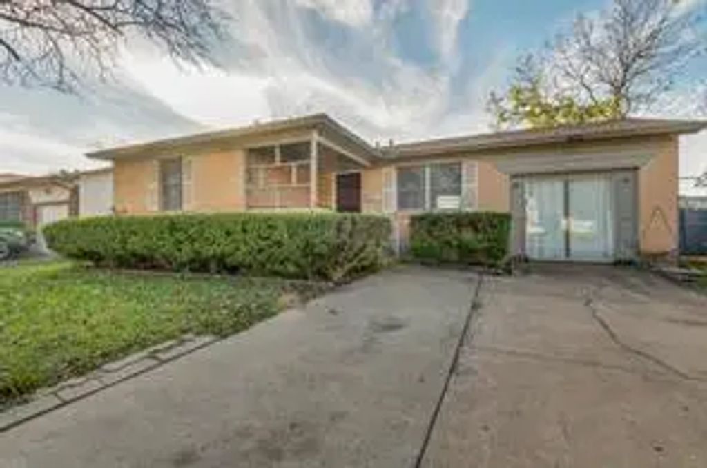 2217 Garden Oaks Drive, Irving
