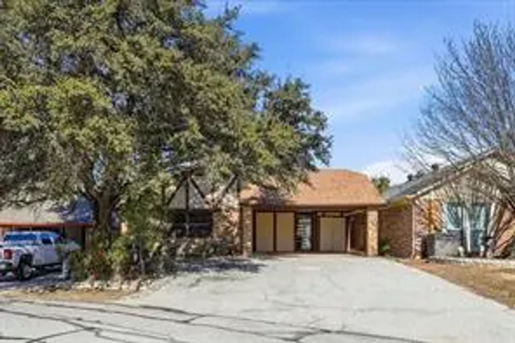 6234 Tezcuco Court, Granbury