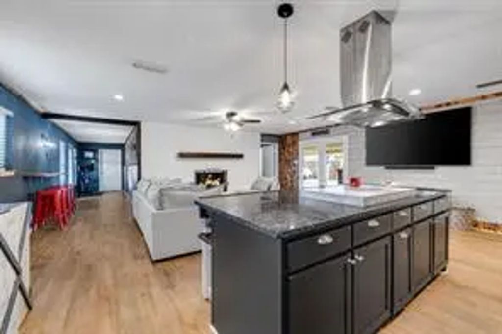 6537 Briley Drive, North Richland Hills