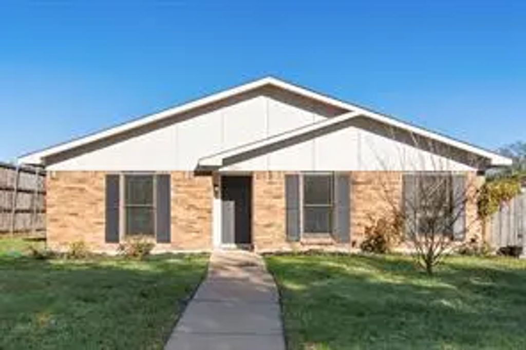9201 Vagas Drive, Rowlett