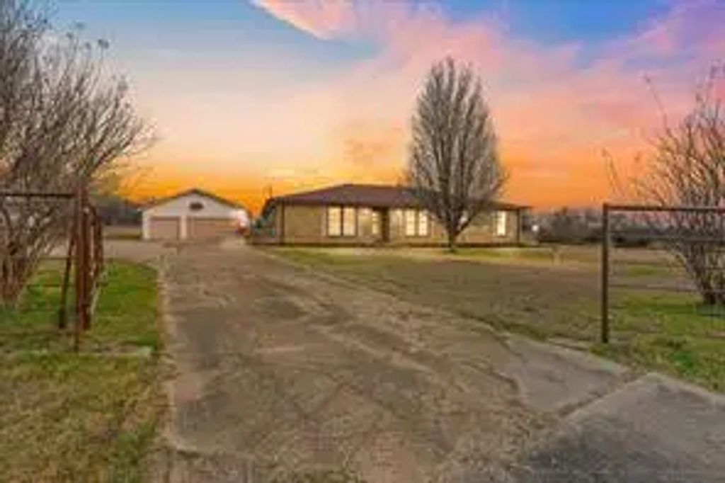 4633 Fm 36 N, Celeste