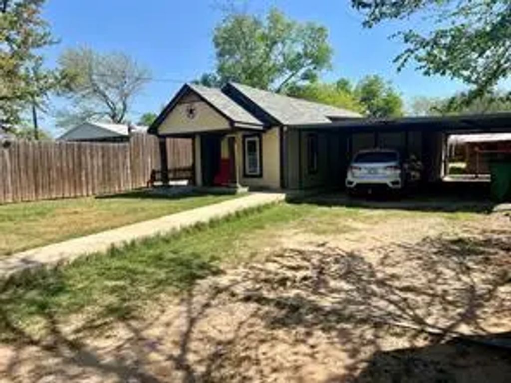 716 Baylor Street, Nocona