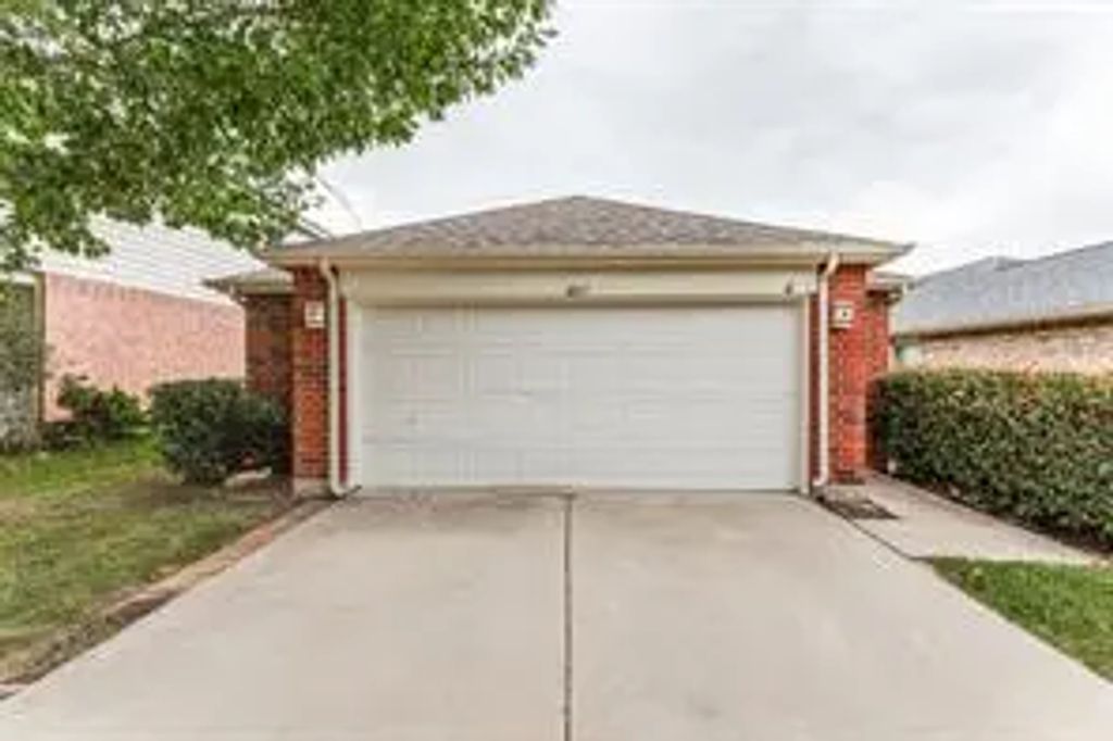 4817 Waterford Drive, Fort Worth