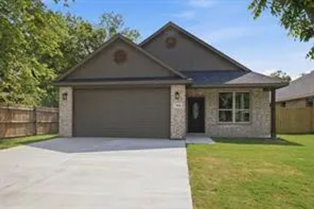 304 Evans Street, Cleburne