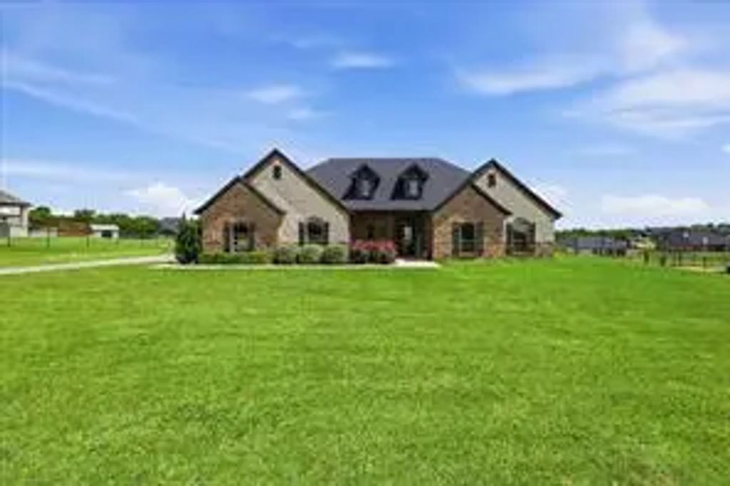 6929 Veal Station Road, Weatherford