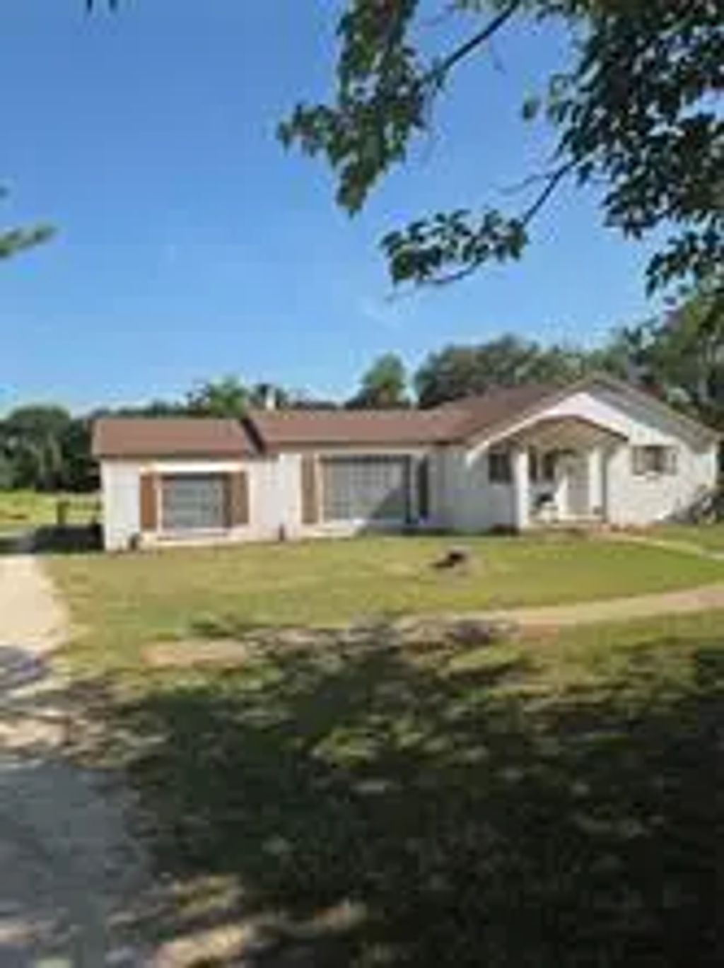 1397 E Central, Lorena
