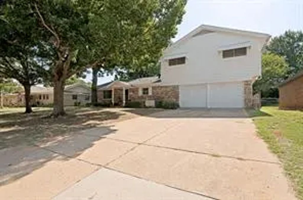 511 Simmons Drive, Euless