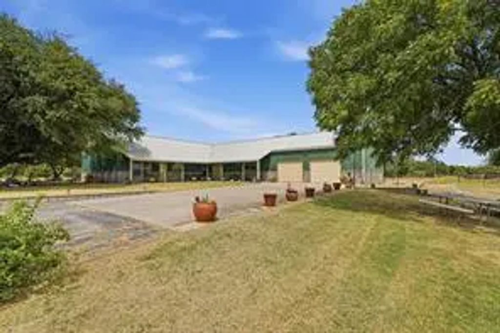 8165 Jackson Road, Krum