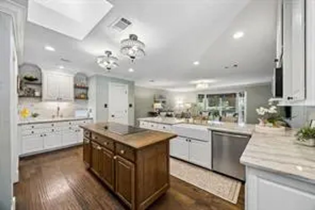520 Cottonwood Place, Fairview
