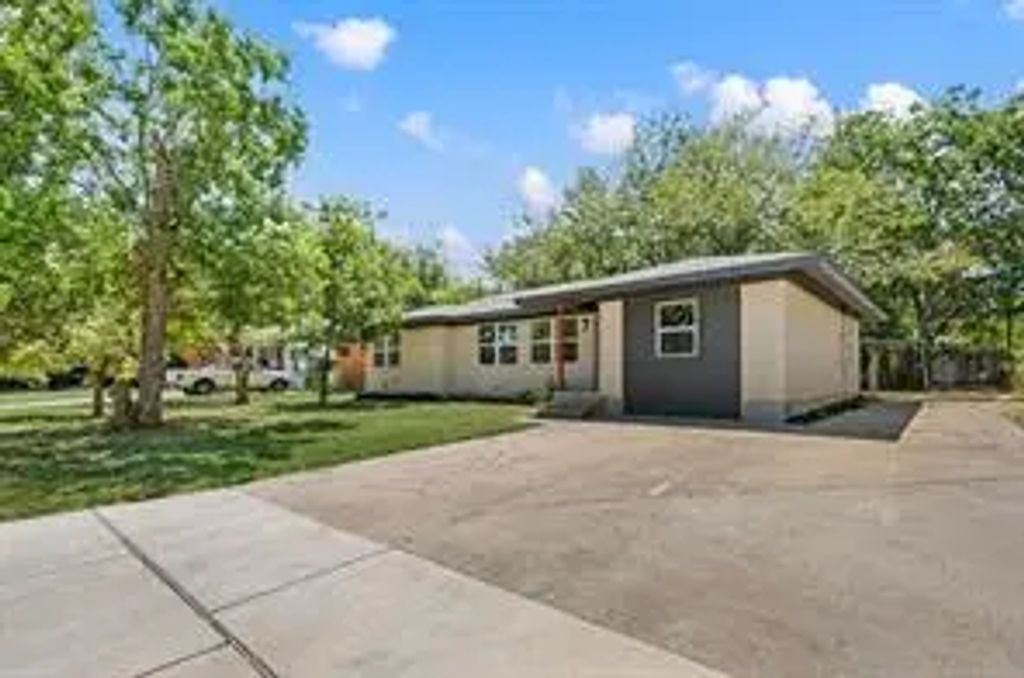 3557 Montreal Circle, Haltom City