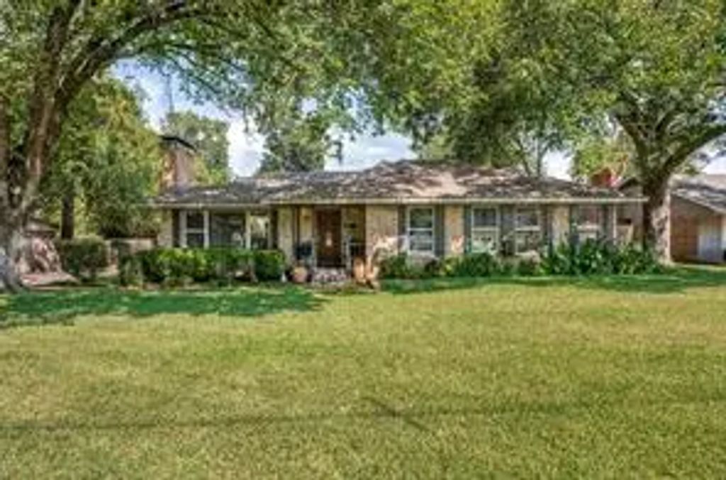 1515 Francis Street, Carrollton