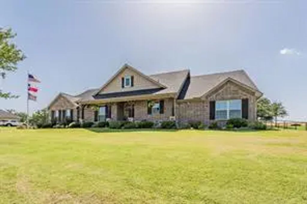 1268 County Road 4797, Springtown