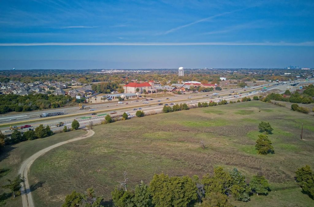1318 N J Elmer Weaver Freeway, Cedar Hill