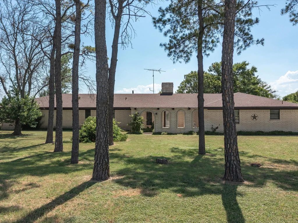 3433 Highway 81 N, Bowie