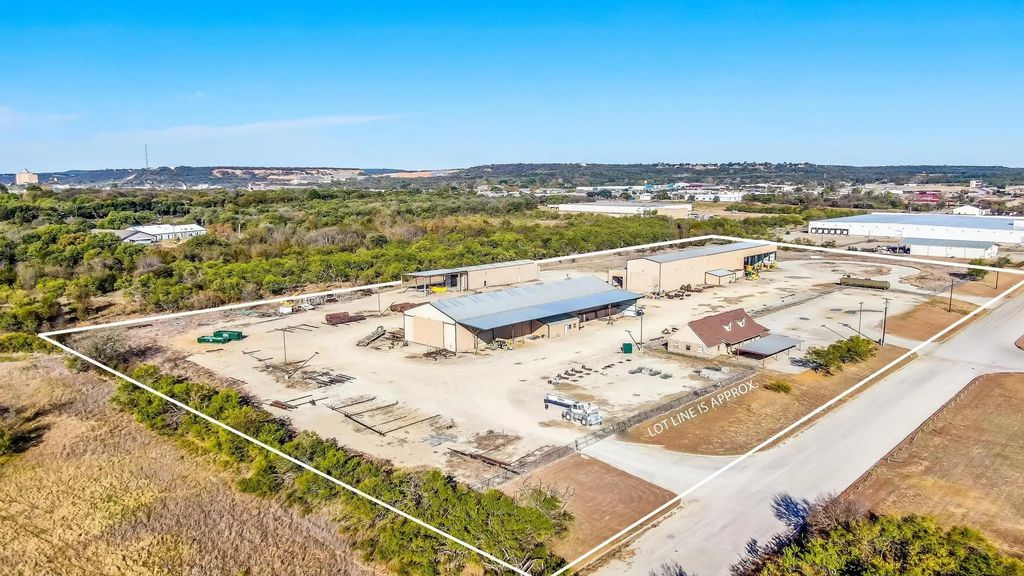 520 Tradeway Drive, Mineral Wells