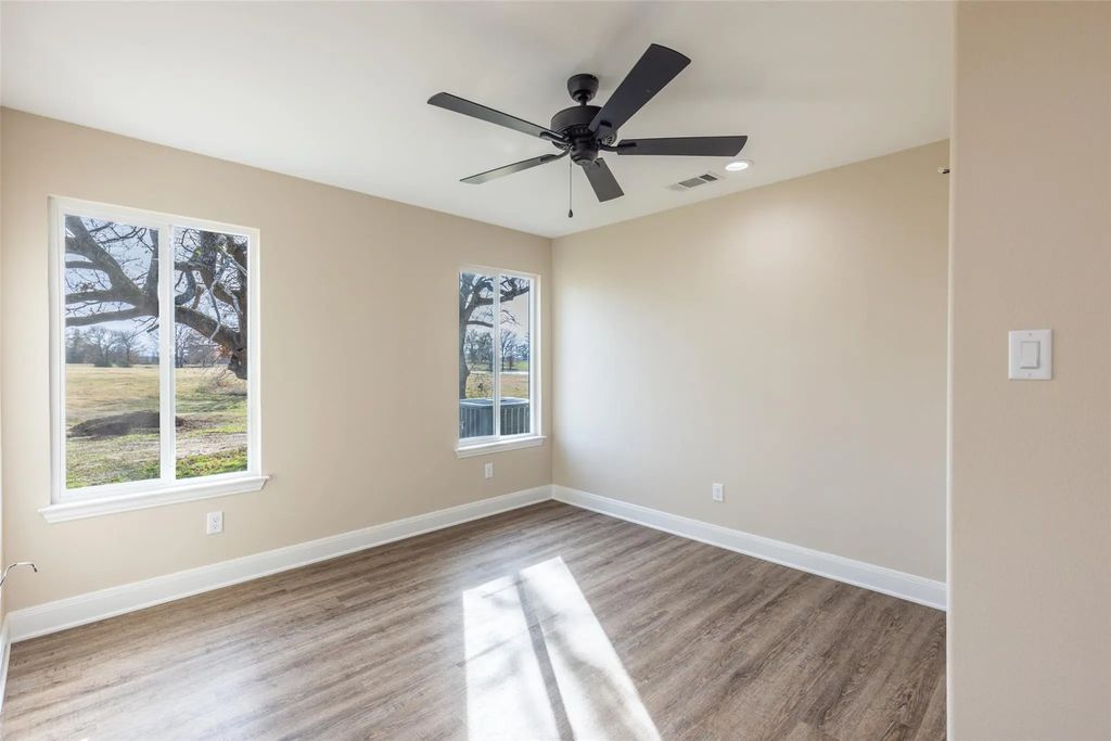 315 Private Road 7327, Emory