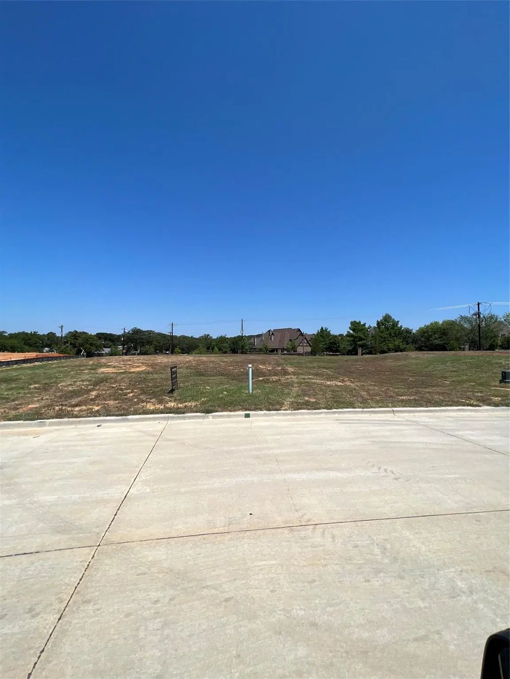 1725 Oakbrook Drive, Keller