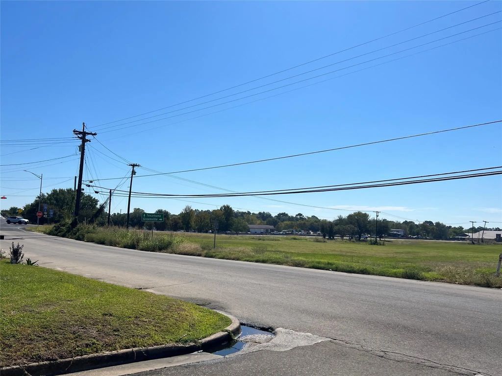 8.5 Acres Interstate 30 Street, Sulphur Springs