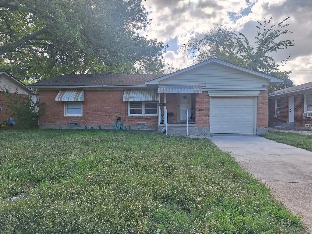 1504 Ridgeview Street, Mesquite