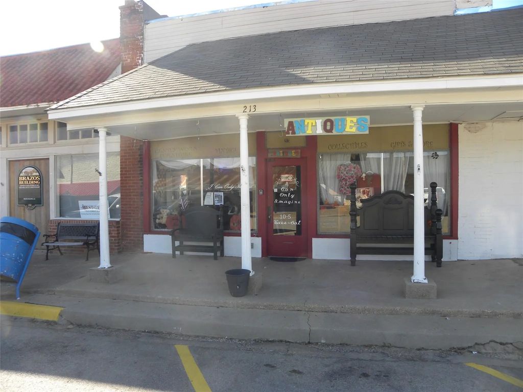 213 N Brazos Street, Whitney