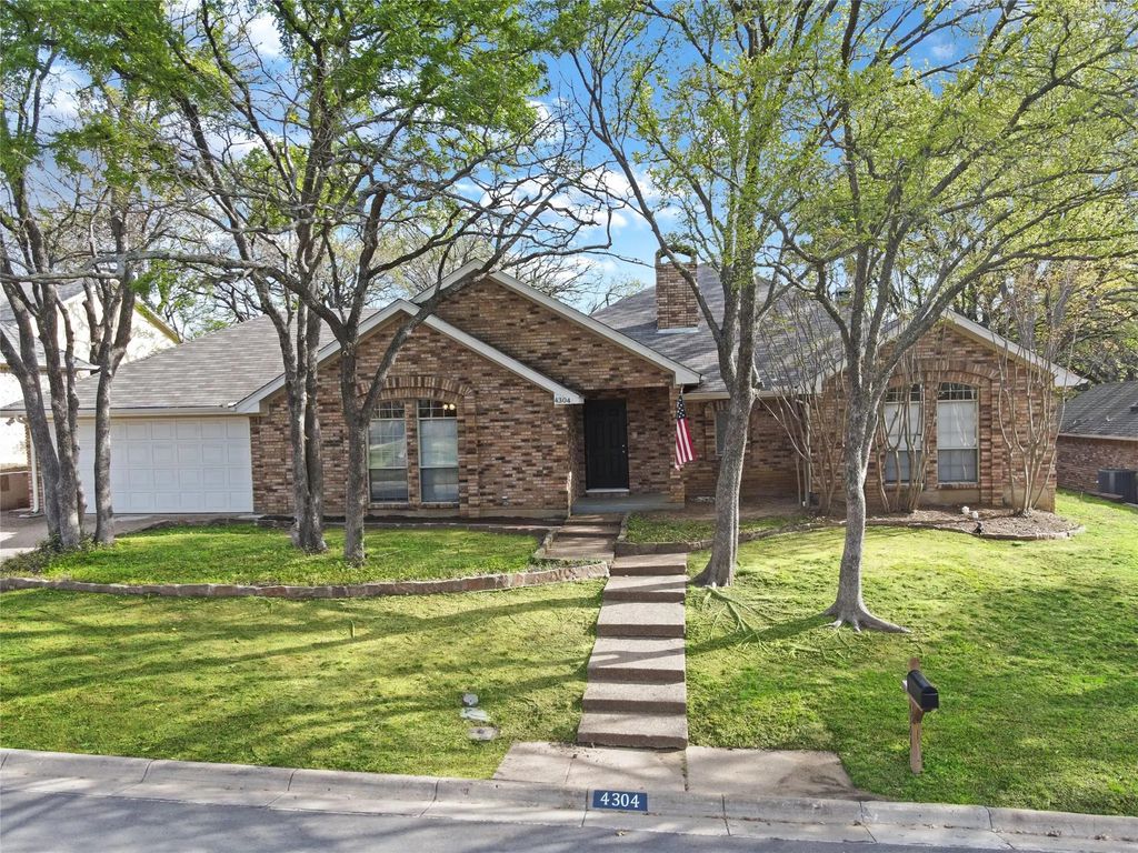 4304 Hidden Creek Drive, Arlington
