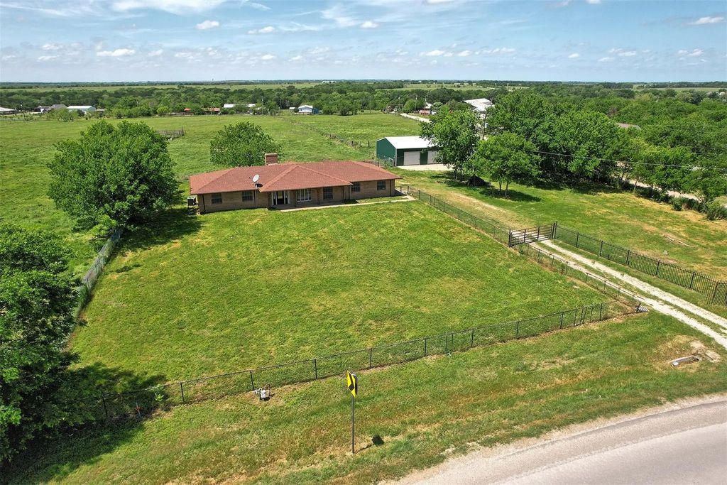 12393 Fm 1392, Terrell