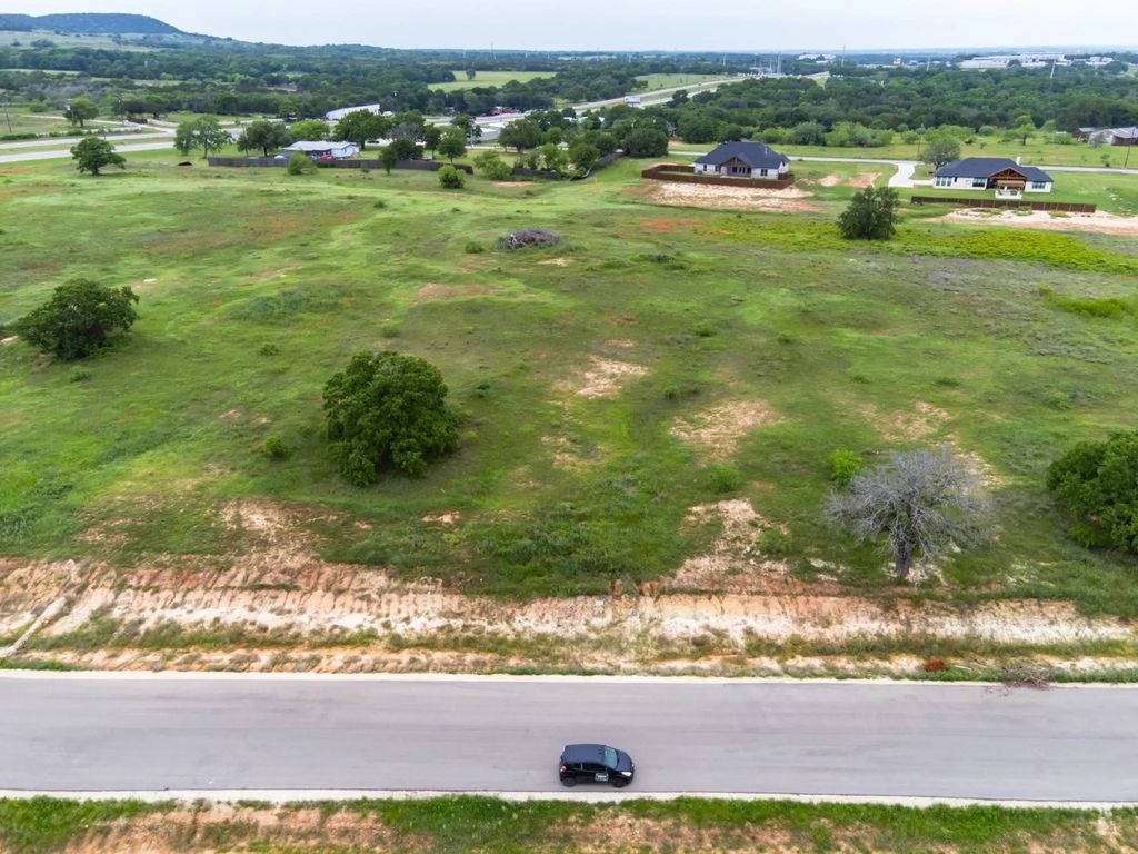 3055 Haylee Drive, Granbury