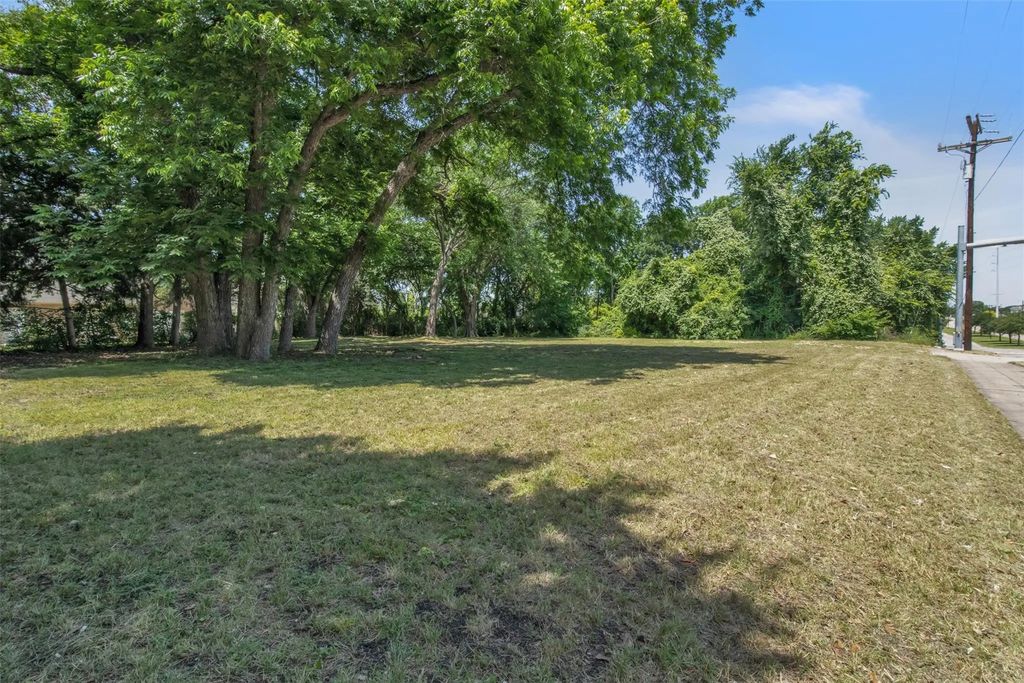 3900 N Garland Avenue, Garland