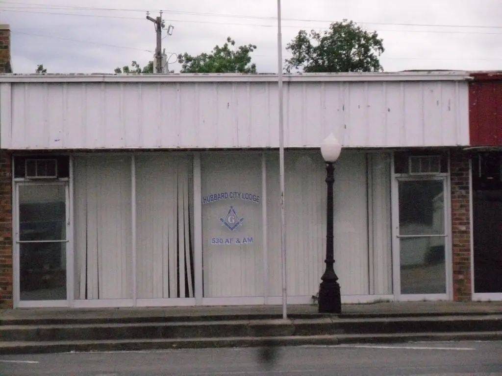 203 N Magnolia Avenue, Hubbard