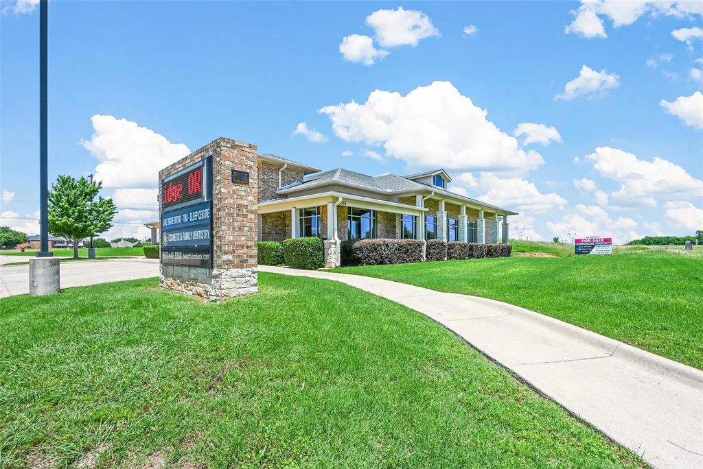 5535 Lake Ridge Parkway, Grand Prairie